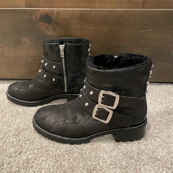 Ross and Snow Women’s Stefana Distressed Black Camo Moto Boots - Picture 3 of 5